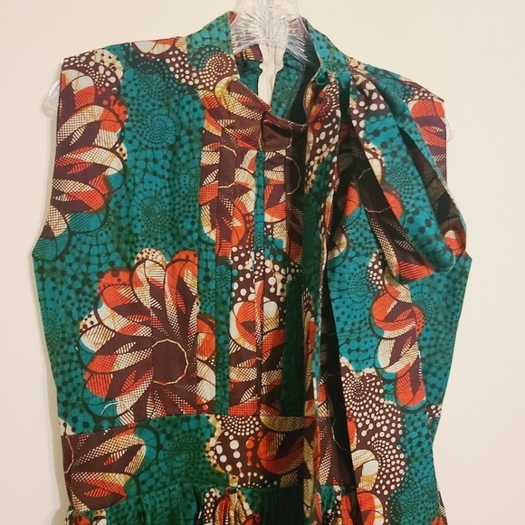 Women's Green Ankara Floral Print Sleeveless Midi Length Dress (Size Medium) - Picture 3 of 11
